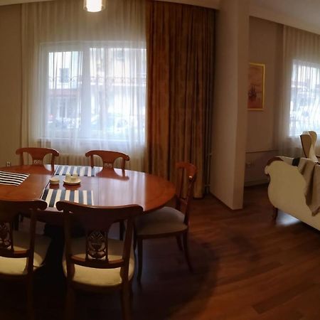 A Chic, Classic, Family-Friendly Apt. In Central Ankara, Turkey מראה חיצוני תמונה